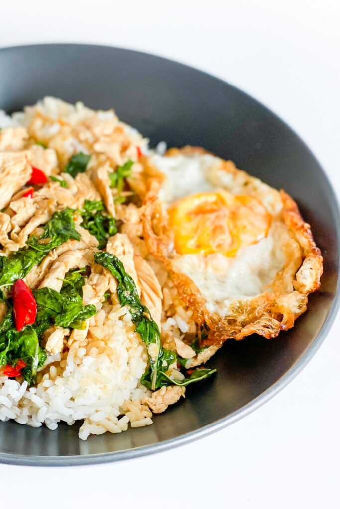 Japanese Chicken and Egg Rice Bowl (Oyakodon)